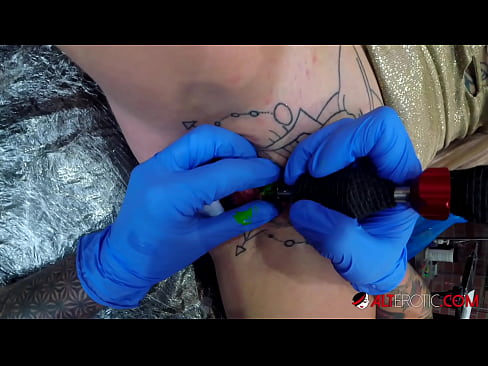 ❤️ An hottie thar a bheith tattooed Sully Savage fuair tattoo ar a clitoris ❤❌  Físeán gnéis  ag ga.filmexxx18.ru ❌❤